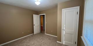 Charming Brick House off Fort Avenue Gallery 19