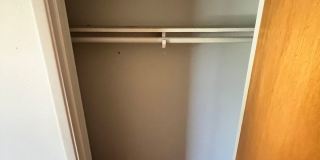 East- 3 bedroom/ 2 bathroom home with sparkling pool! Gallery 39