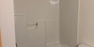 One bed, one bath upper with attached garage Gallery 7