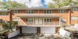 2 Bedroom Condo in Palatine's Circle Park community! Gallery 1