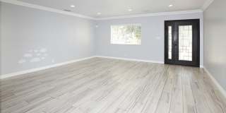 Gorgeous 3 Bedroom | 2 Bath Gallery 5