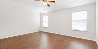 $1,950 3 Bed/2 Bath/2 Garage Ready for Move-in Home in Woodland Creek Gallery 11