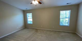 Beautiful 2 bed 2.5 bath brick townhome in Apex Gallery 13