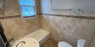 Large House Midtown Gallery 9