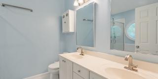 Beautiful Southern Village townhome - Furnished - Mid / Long Term lease options Gallery 25