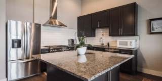 2/2/1 Condo in Town Creek / Walk to Dos Rios / Community Pool/Fridge, Washer & Dryer Included / Balcony / NBISD *2 weeks free rent* Gallery 7