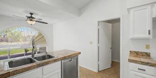 4514 E TOWNE Lane Gallery 10