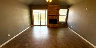 Charming 3-Bedroom Home with Fireplace, Garage & Covered Patio! Gallery 5