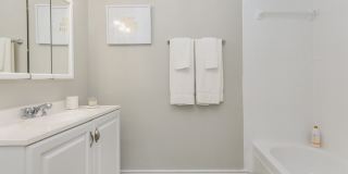 Valencia Grove Gallery 7