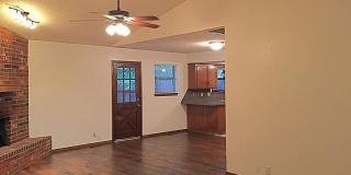 3 Bed/ 2 Bath/ 2 Car Garage Duplex in Putnam City Schools Gallery 1