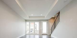 Modern 3 bed / 4 bath, 3 story townhome! Gallery 7