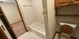 4 Bed, 2.5 Bath Brick home with 2 car garage Gallery 40
