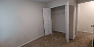 Room in 3 Bedroom Home at Guildford Hill Ln Gallery 19