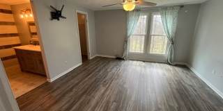 Beautifully remodeled 3 bedroom, 2.5 bath, 2 car garage Gallery 32