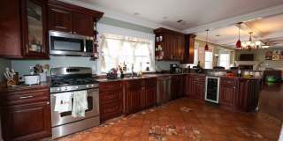 Brighton Oversized 4 Bed / 3 Bath – 2,800 SF – In-Unit Laundry – 6/1 Gallery 7