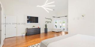 9717 SW 111th Ter Gallery 7