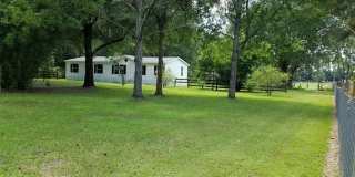 3 Bed 2 Bath Bring your horses or livestock, the property is zoned agriculture Gallery 1