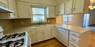 2157 Bayham SE - Kentwood schools, Central Air, Garage. Gallery 4