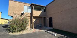 2 Bedroom Upstairs Condo with Bonus Room Near UNLV! Gallery 4