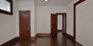 Great CENTRAL Location 5 Bedroom House - Virtual Showings Available Gallery 13
