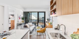 Ora Gallery 21