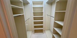 Beautiful Spacious High End 3-bedroom Condo Beautiful Spacious High End 3-bedroom Condo Gallery 20