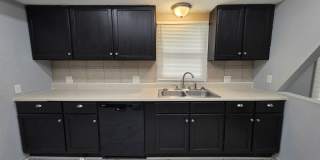 3 Bedroom Home Near Zoo & Parks! Gallery 9