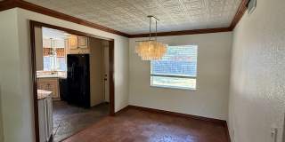 Gorgeous 3 Bed 1 Bath in The Village Gallery 4