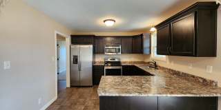 $1650 - 3 Bedroom 2 Bath Ranch Home Gallery 8