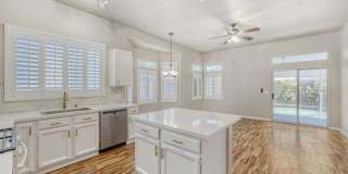 3 Bedroom With Newly Remodeled Kitchen And Bathrooms! Gallery 7