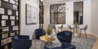 202 Queen Gallery 25