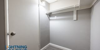 Metro Gallery 18