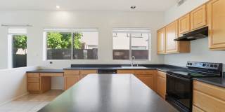 Beautiful Single-Level Home with Private Pool – Prime Arrowhead Location! Gallery 14