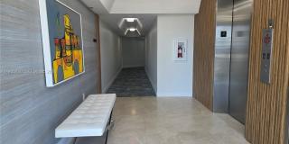 5880 Collins Ave Gallery 22