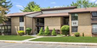 30 Meadow Green Circle Gallery 1