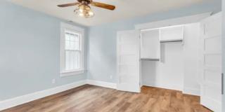 Gorgeous 3/2 Located 1 Block From Downtown Greenville! Gallery 24
