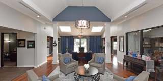 District at Hamilton Place Apartments Gallery 21