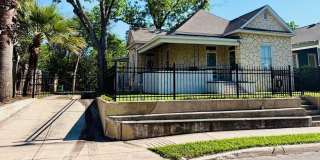 1820 E Houston Gallery 35