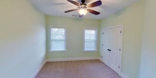 Custom 4 BD/2.5 BA Home with Community Pool, Water Access and Day Dock! Gallery 27