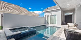 239 Hampton Loop Gallery 1