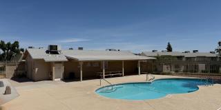 3 Bedroom Townhouse with a 2 car garage and a middle courtyard area Gallery 1