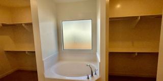 Beautiful 4-BR Home in Sunbrook Community Gallery 19