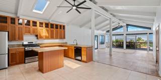 MASSIVE UNOBSTRUCTED OCEAN VIEWS – Maui Meadows 2-Bed Home with Pool Access Gallery 1