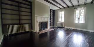 Downtown pet-friendly 3bd w Fenced Yard, Laundry, Screened Porch, Dishwasher, and nearby weekly farmer's market Gallery 7