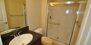2 Bedroom 2 Bath Condo with Pool and Private Parking Space Gallery 8