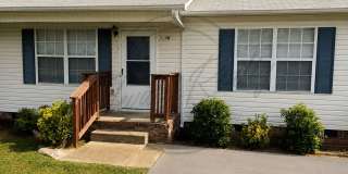ON SPECIAL: Three Bedroom Ranch with Appliances in Columbia! Gallery 1