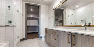 1010 Waugh Apartments Gallery 14