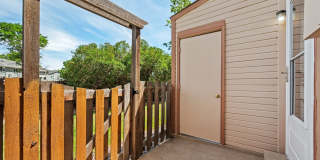 Warm 1 bd in heart of Aurora Gallery 17