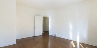 126 N Sycamore Ave Gallery 15