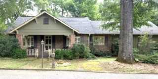Beautiful and Spacious Home in Historic Bellwood in Downtown Northport Gallery 1